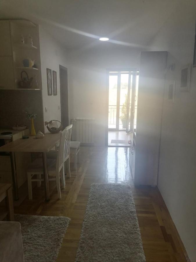 Apartmani Tarsko Sunce Калуджерске Баре Экстерьер фото